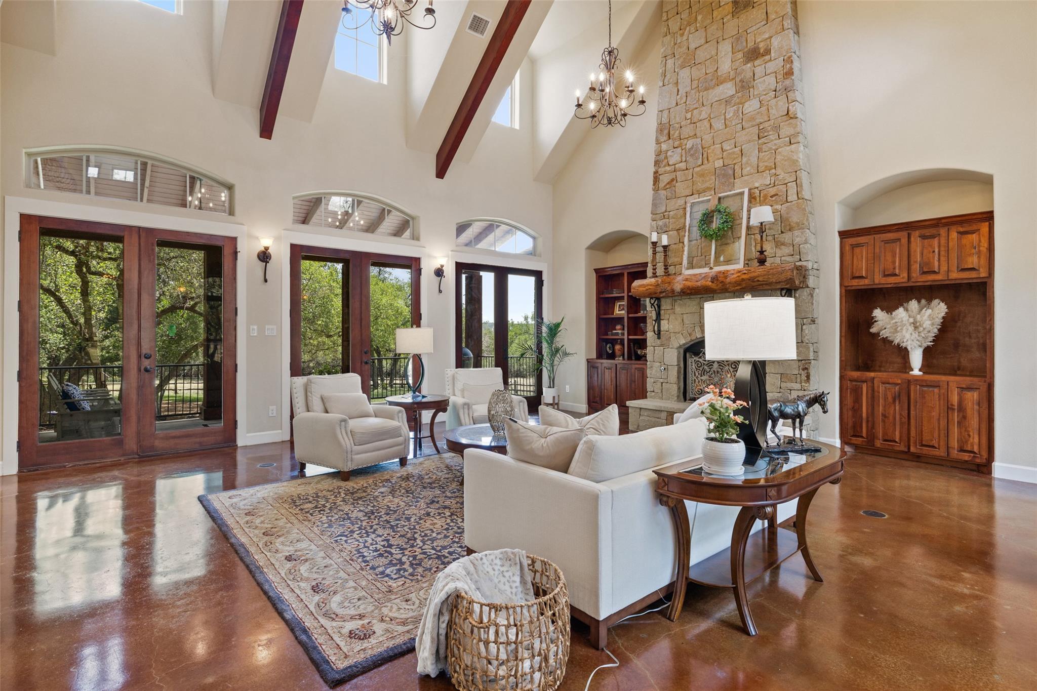 23923 Tres Coronas Dr, Spicewood, TX 78669