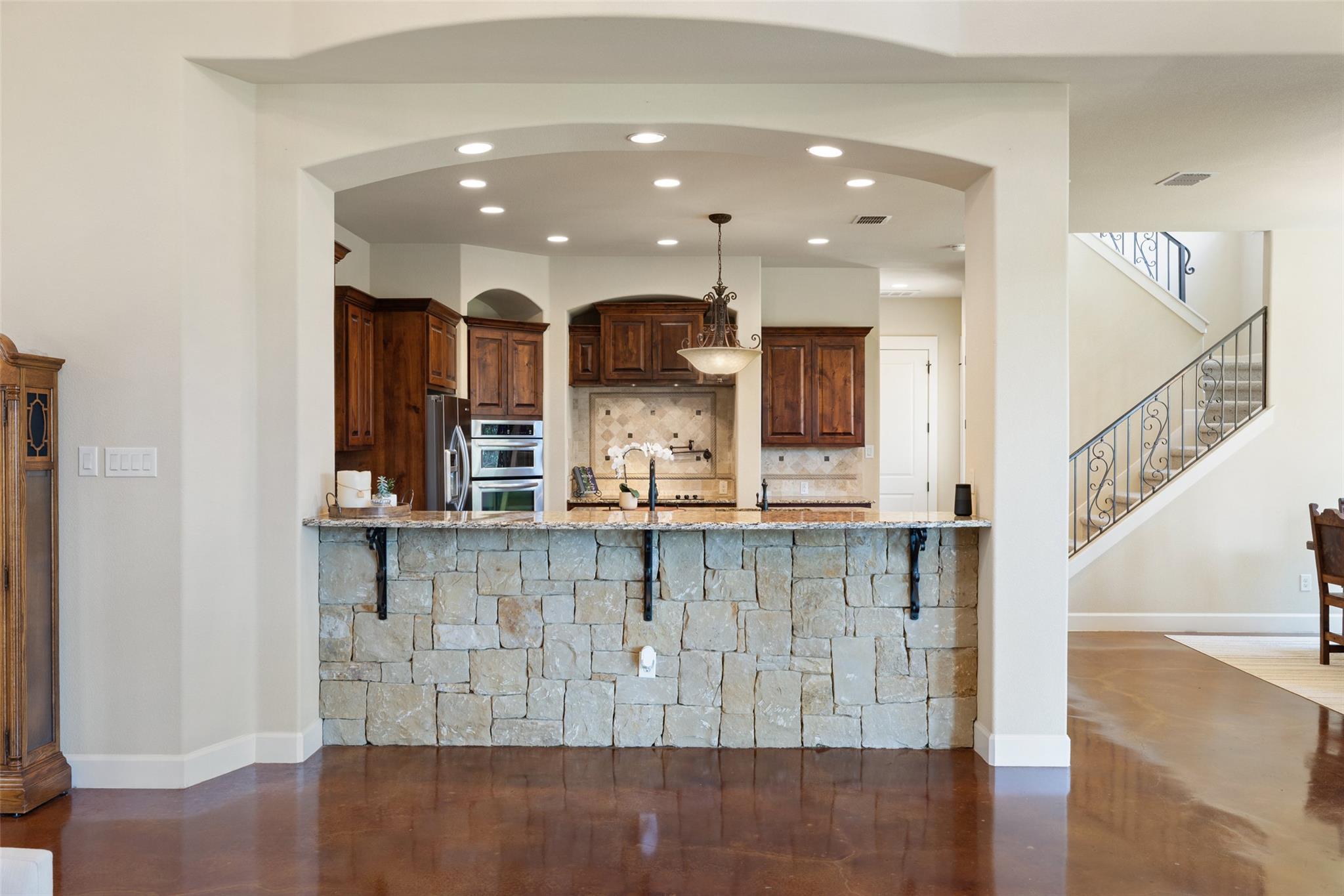 23923 Tres Coronas Dr, Spicewood, TX 78669