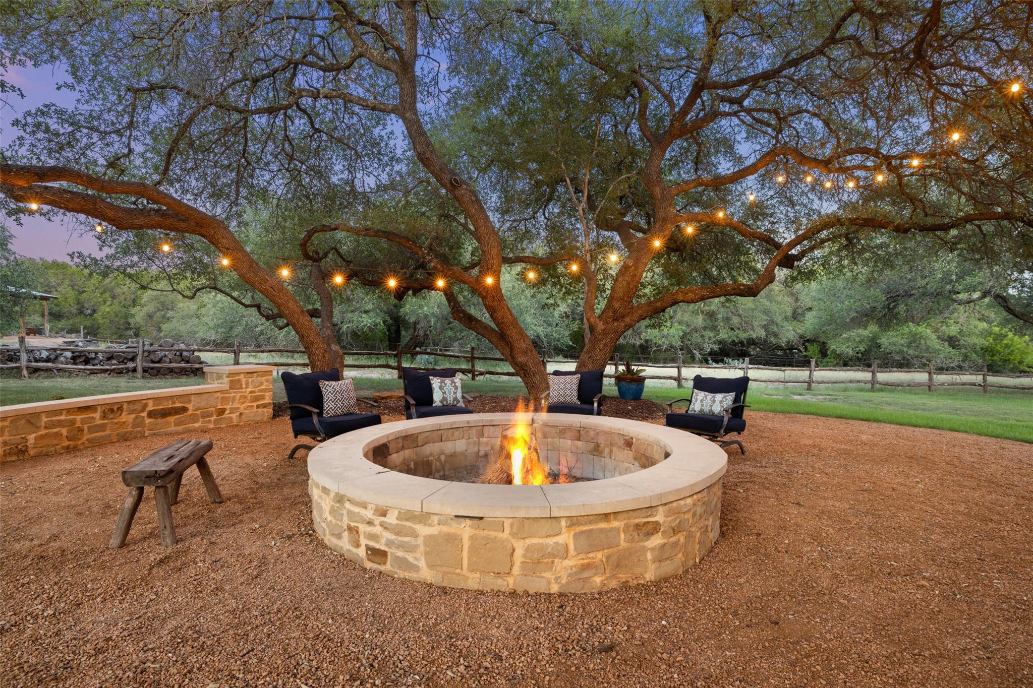 23923 Tres Coronas Dr, Spicewood, TX 78669