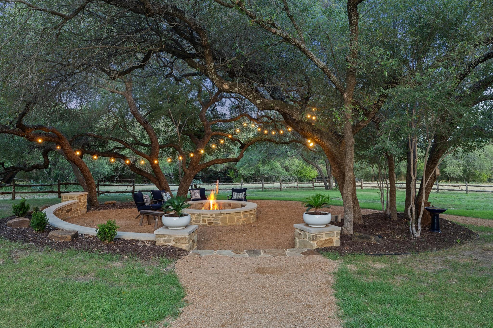 23923 Tres Coronas Dr, Spicewood, TX 78669