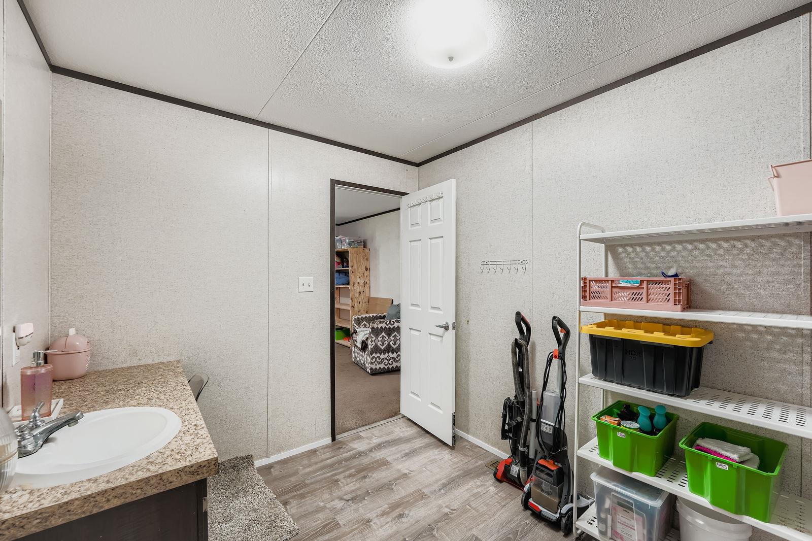 435 Still Meadow Dr, Dale, TX 78616