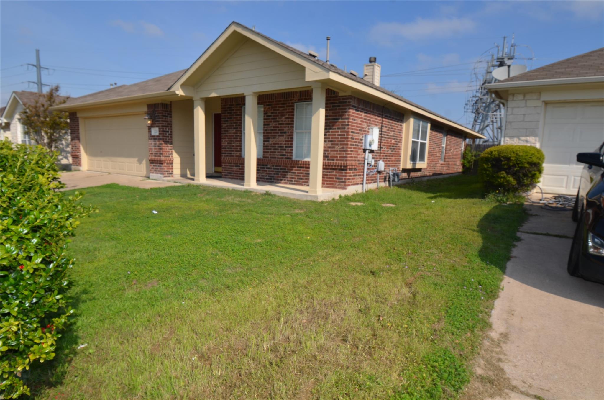 220 N Crossing Trl, Round Rock, TX 78665