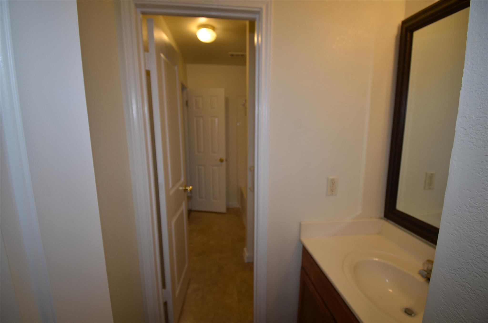 220 N Crossing Trl, Round Rock, TX 78665