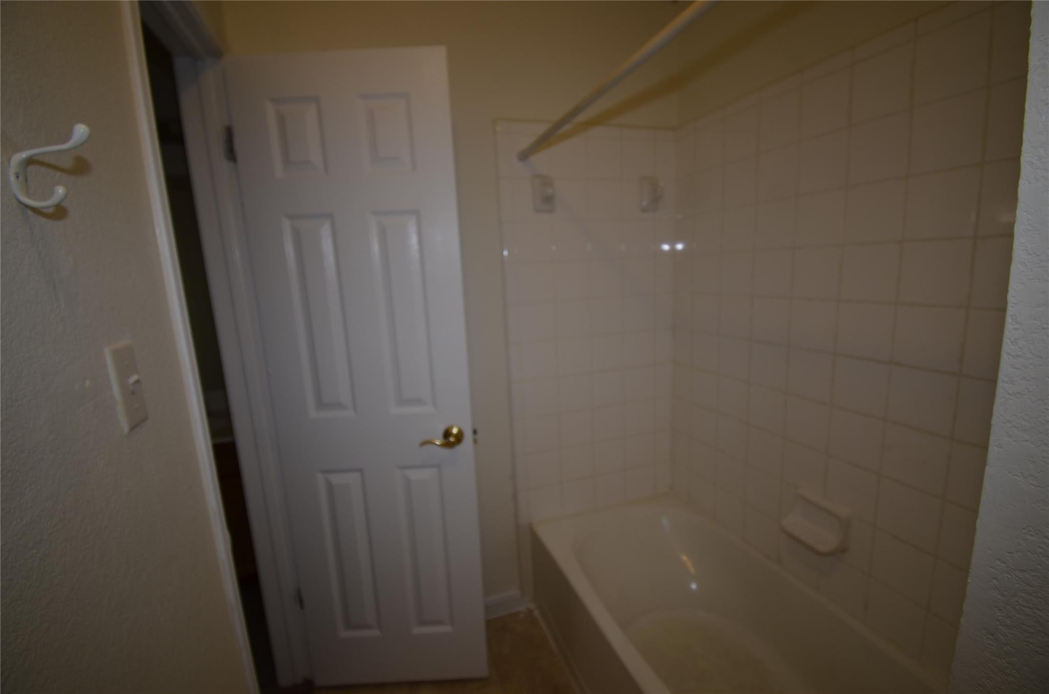 220 N Crossing Trl, Round Rock, TX 78665