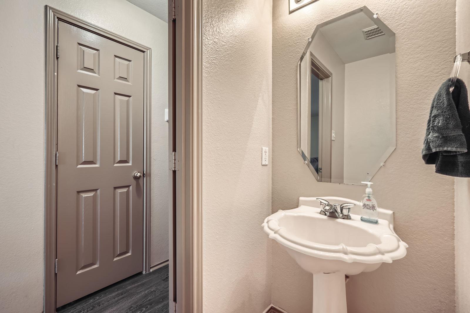 1900 Jesse Owens Dr, Austin, TX 78748