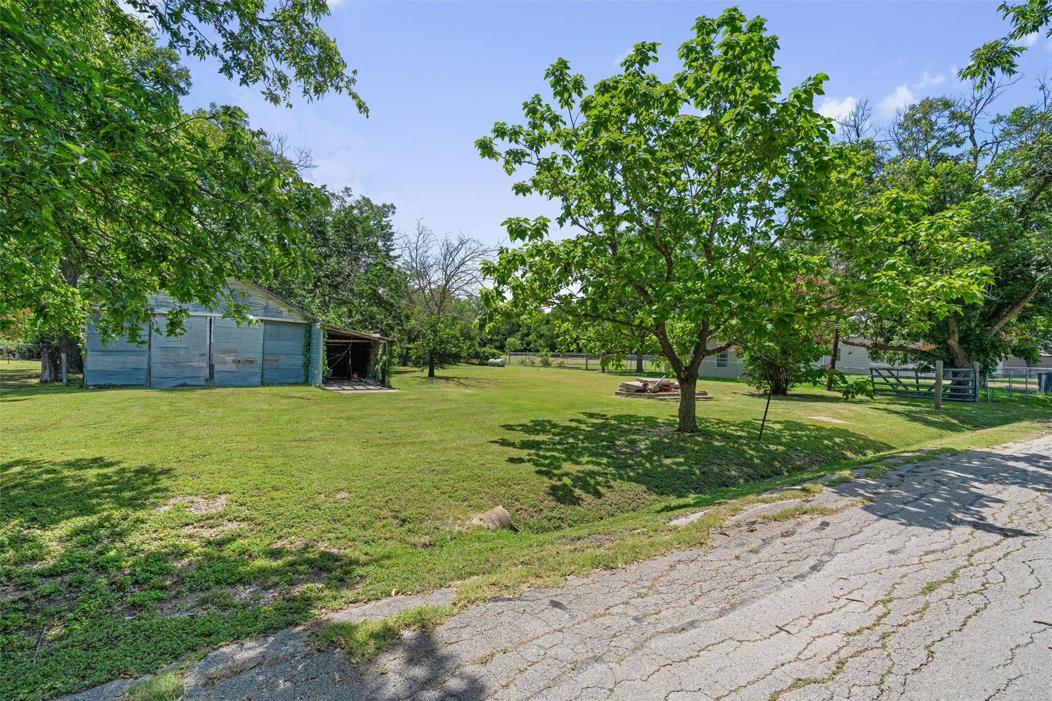 101 West Ave, Florence, TX 76527