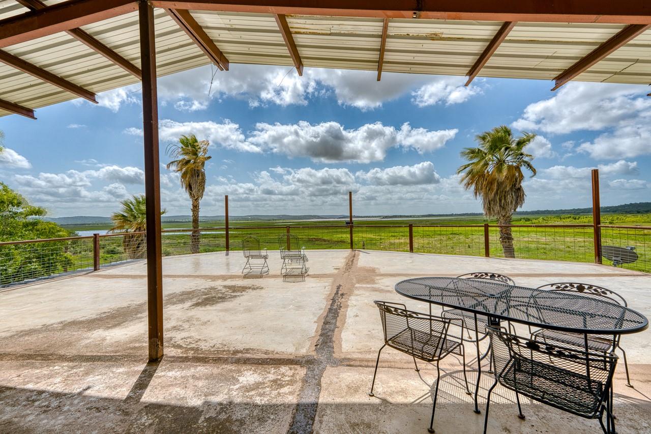 100 Scott Dr, Tow, TX 78672