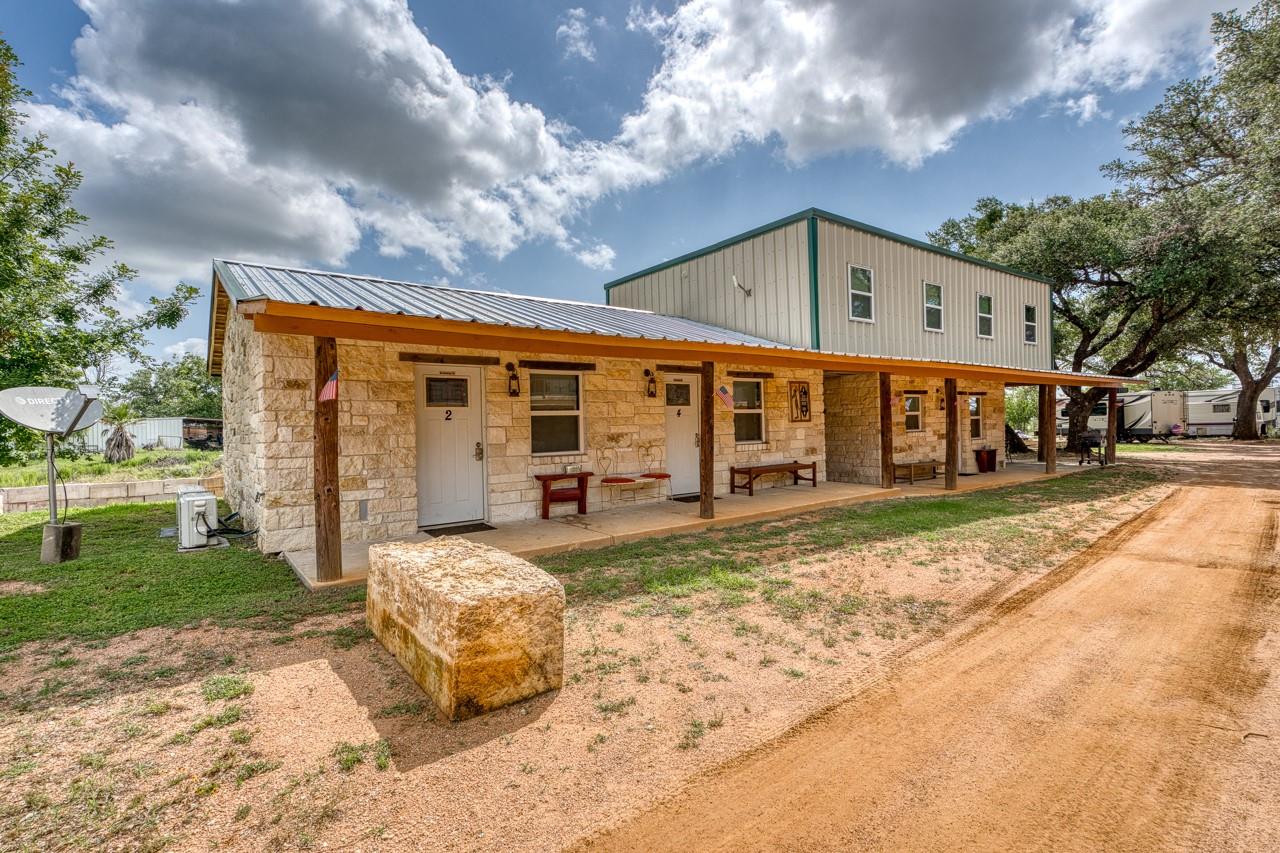 100 Scott Dr, Tow, TX 78672