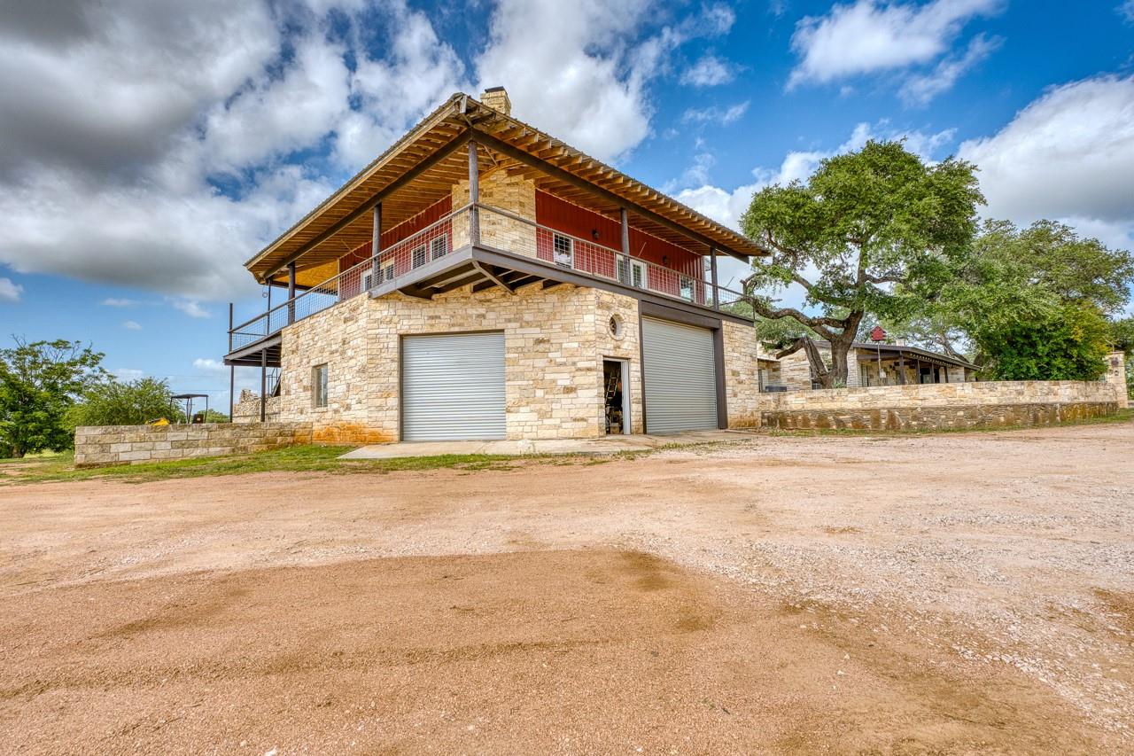 100 Scott Dr, Tow, TX 78672