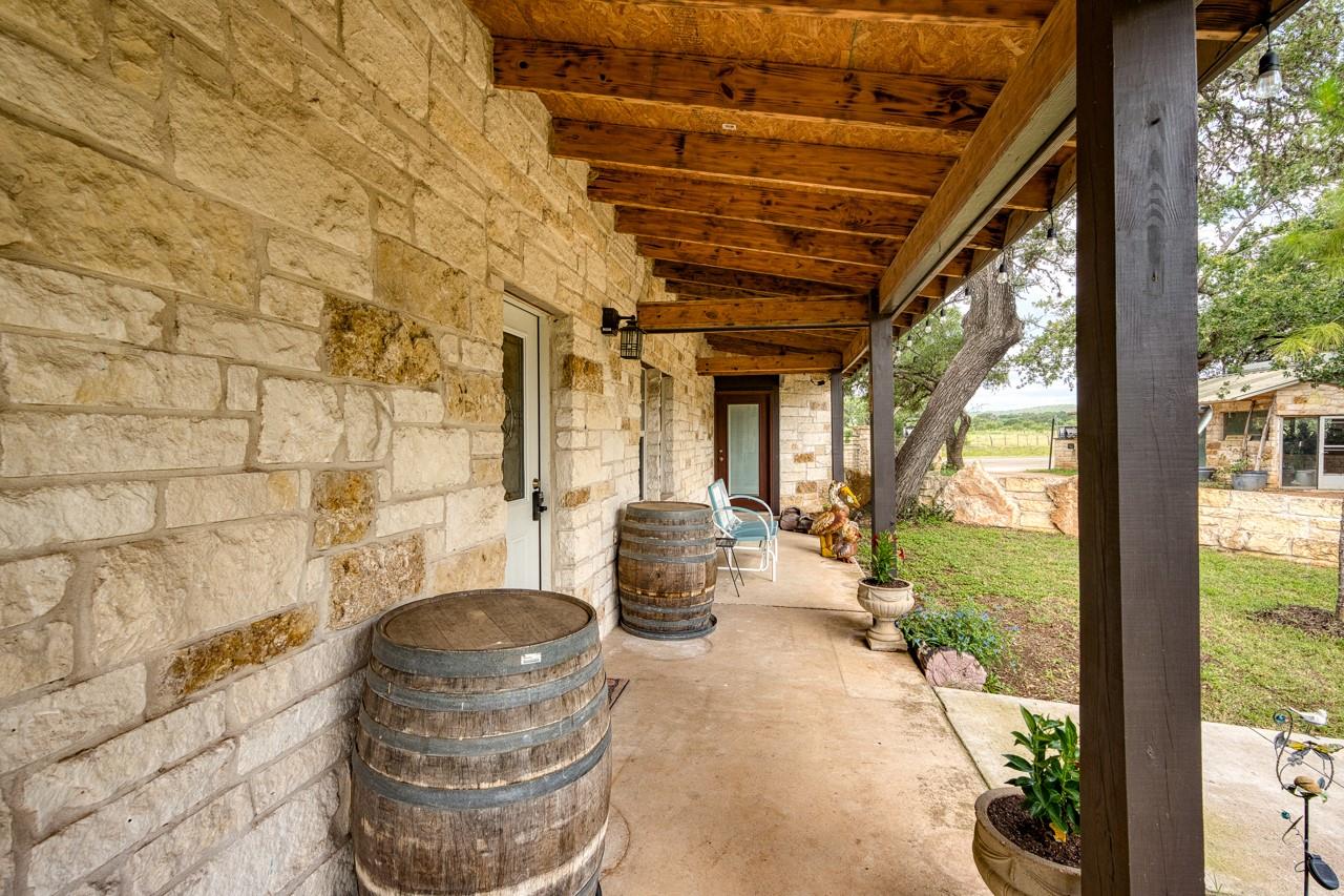 100 Scott Dr, Tow, TX 78672