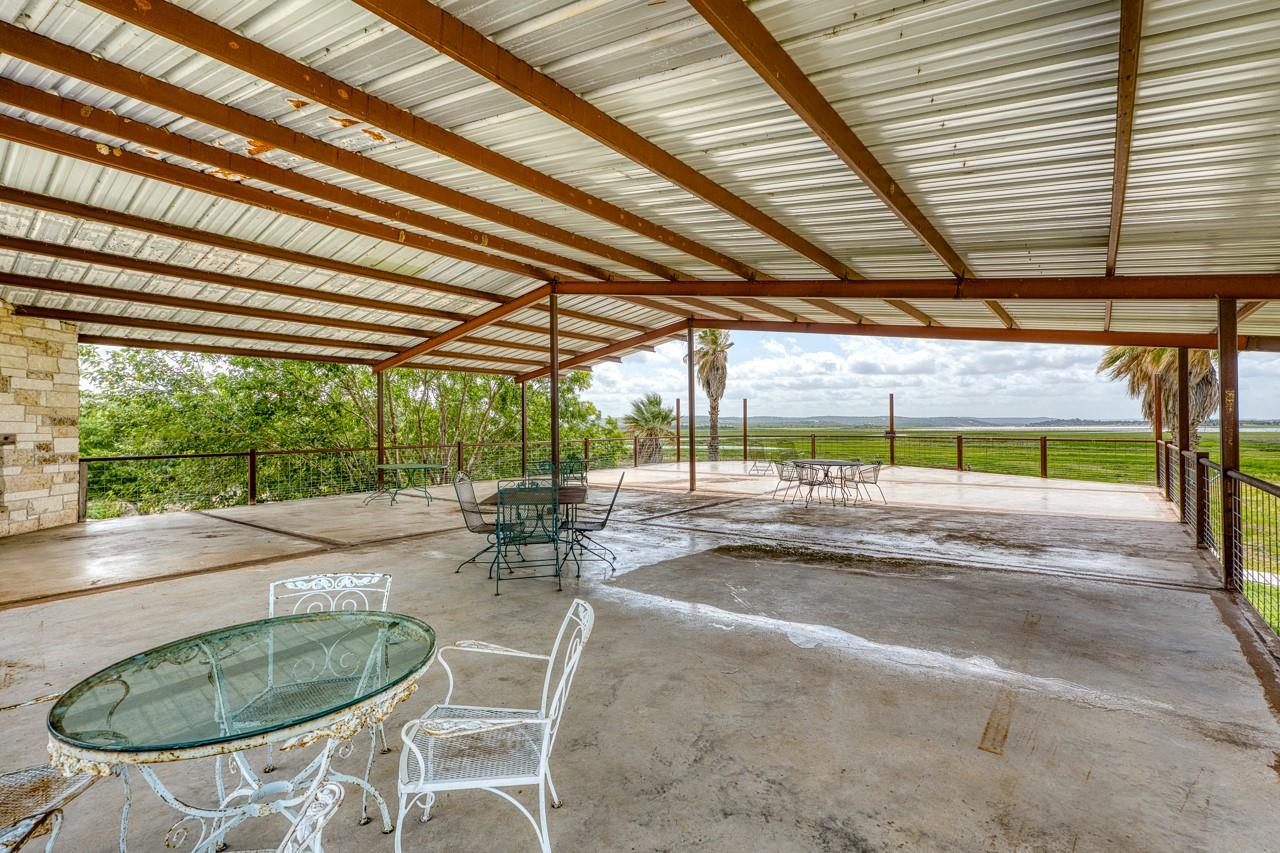100 Scott Dr, Tow, TX 78672