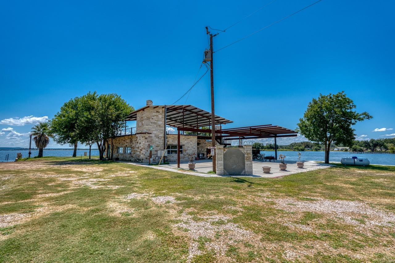 100 Scott Dr, Tow, TX 78672