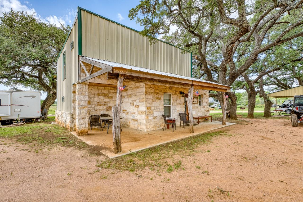 100 Scott Dr, Tow, TX 78672