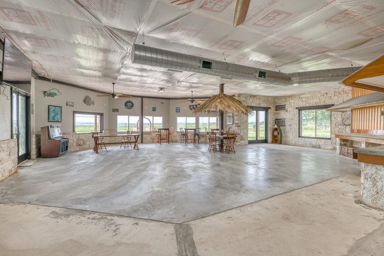 100 Scott Dr, Tow, TX 78672