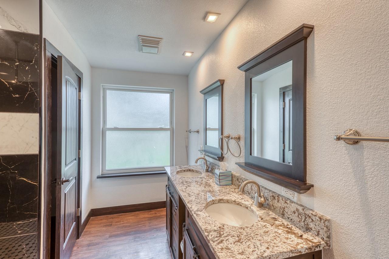 100 Scott Dr, Tow, TX 78672