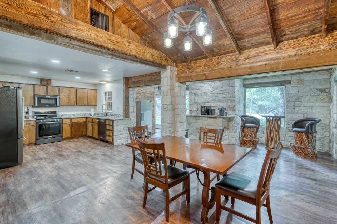 100 Scott Dr, Tow, TX 78672