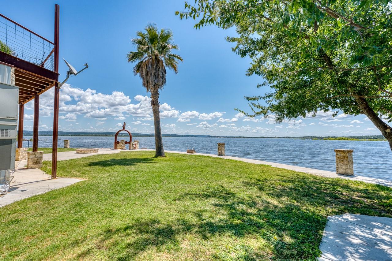 100 Scott Dr, Tow, TX 78672