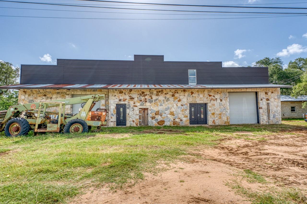 100 Scott Dr, Tow, TX 78672