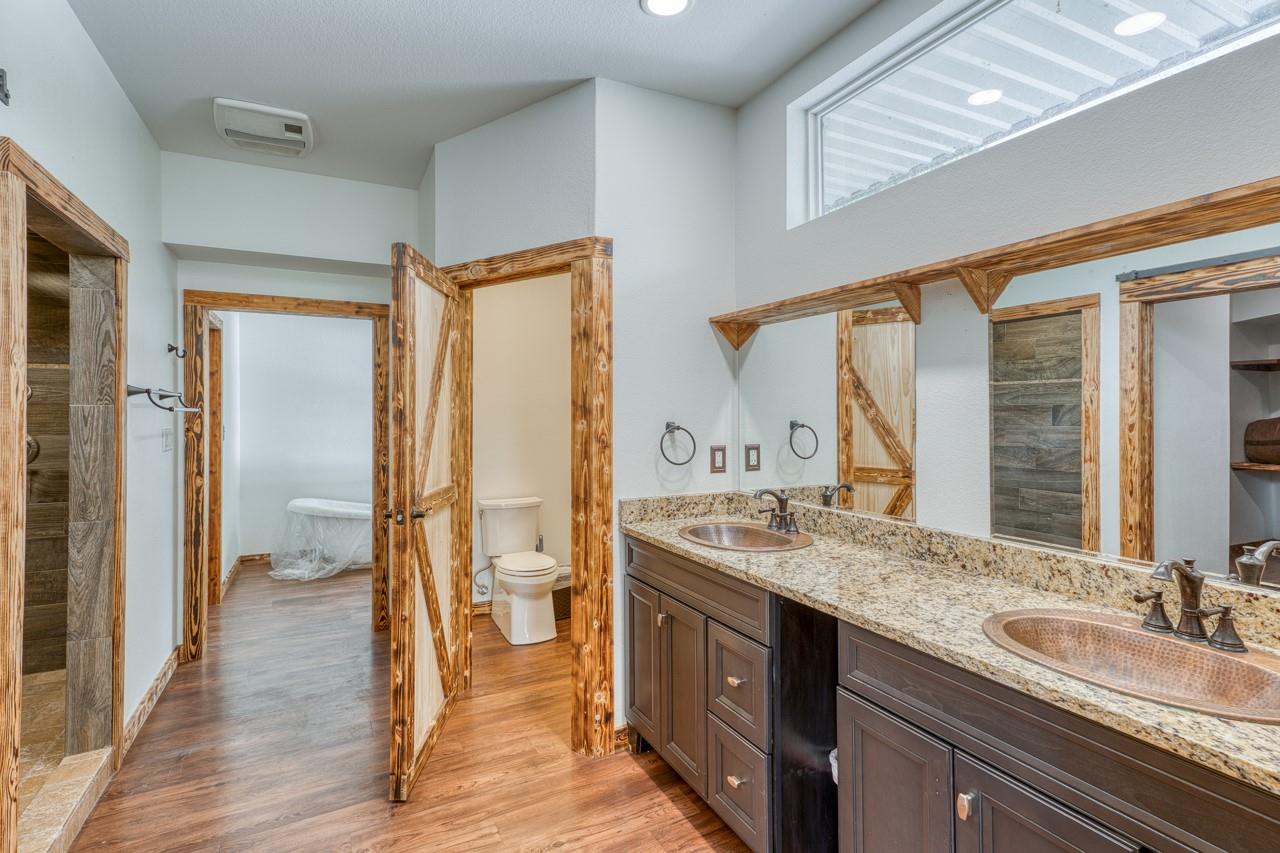 100 Scott Dr, Tow, TX 78672