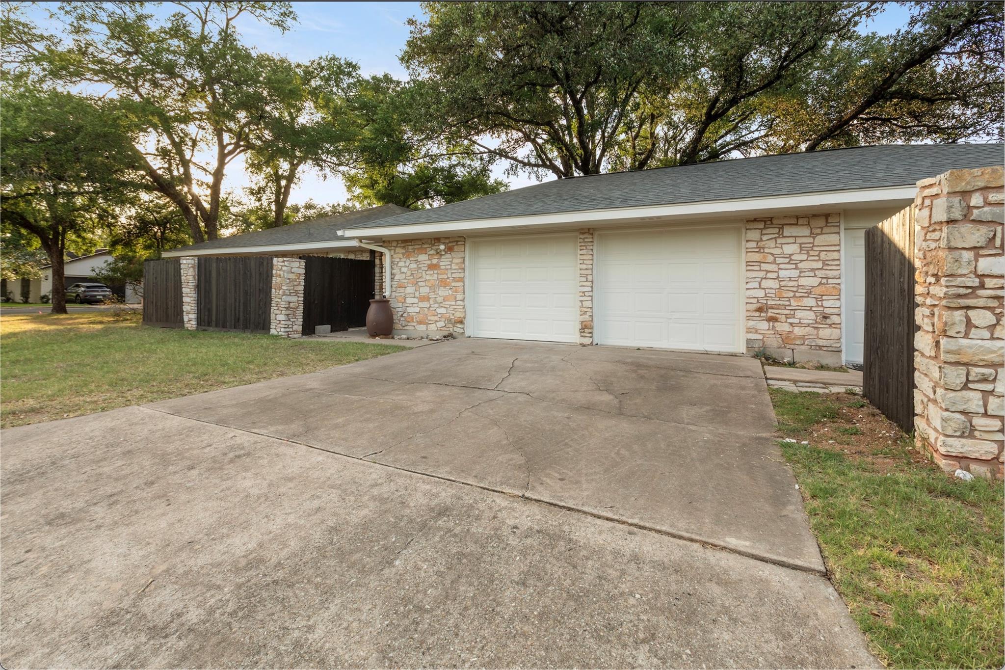 12001 Mossbrook Cv, Austin, TX 78750