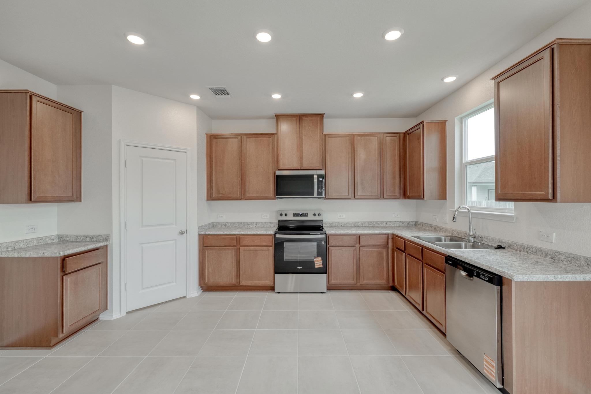 256 Feathers St, Jarrell, TX 76537