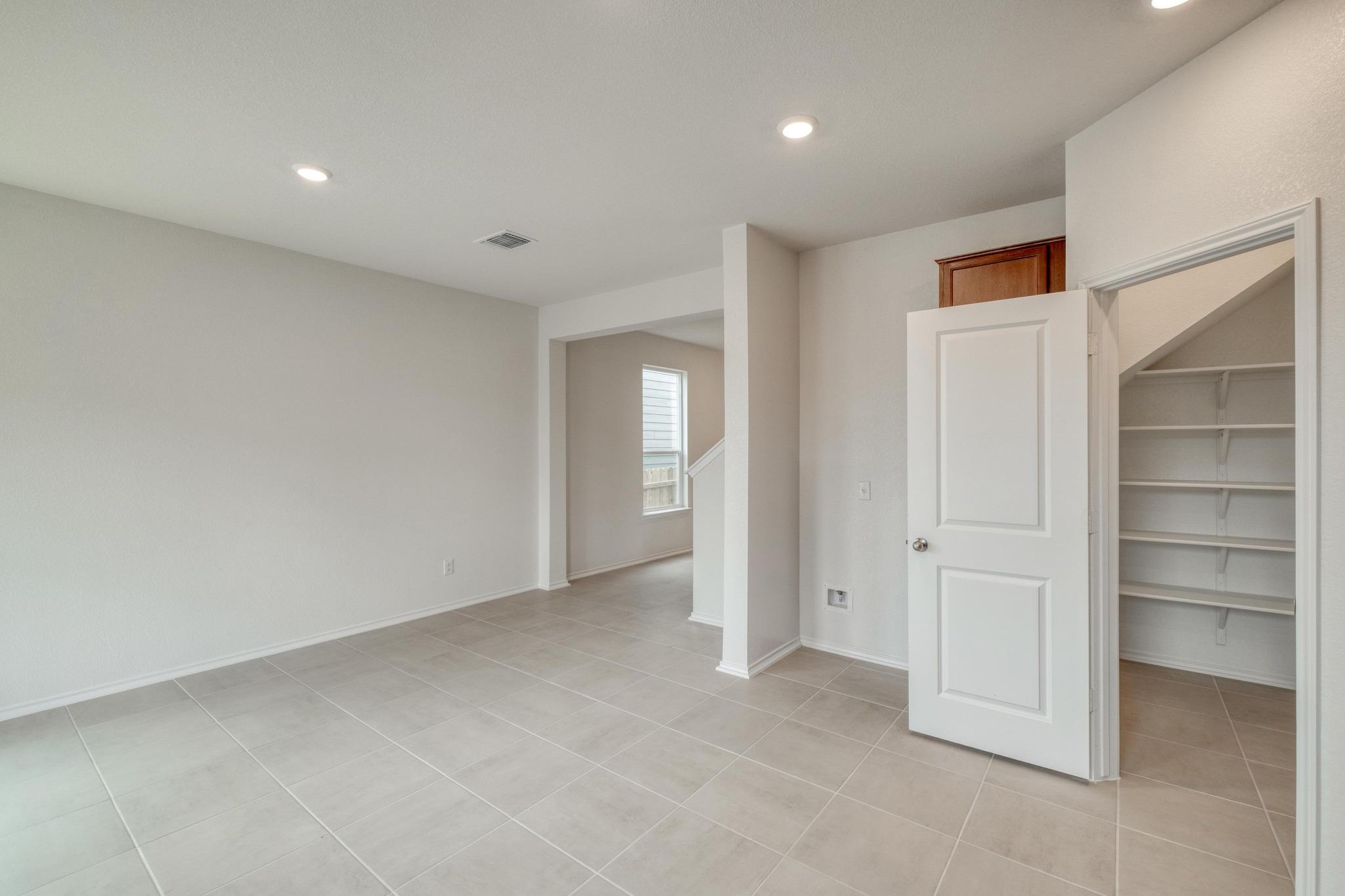 256 Feathers St, Jarrell, TX 76537