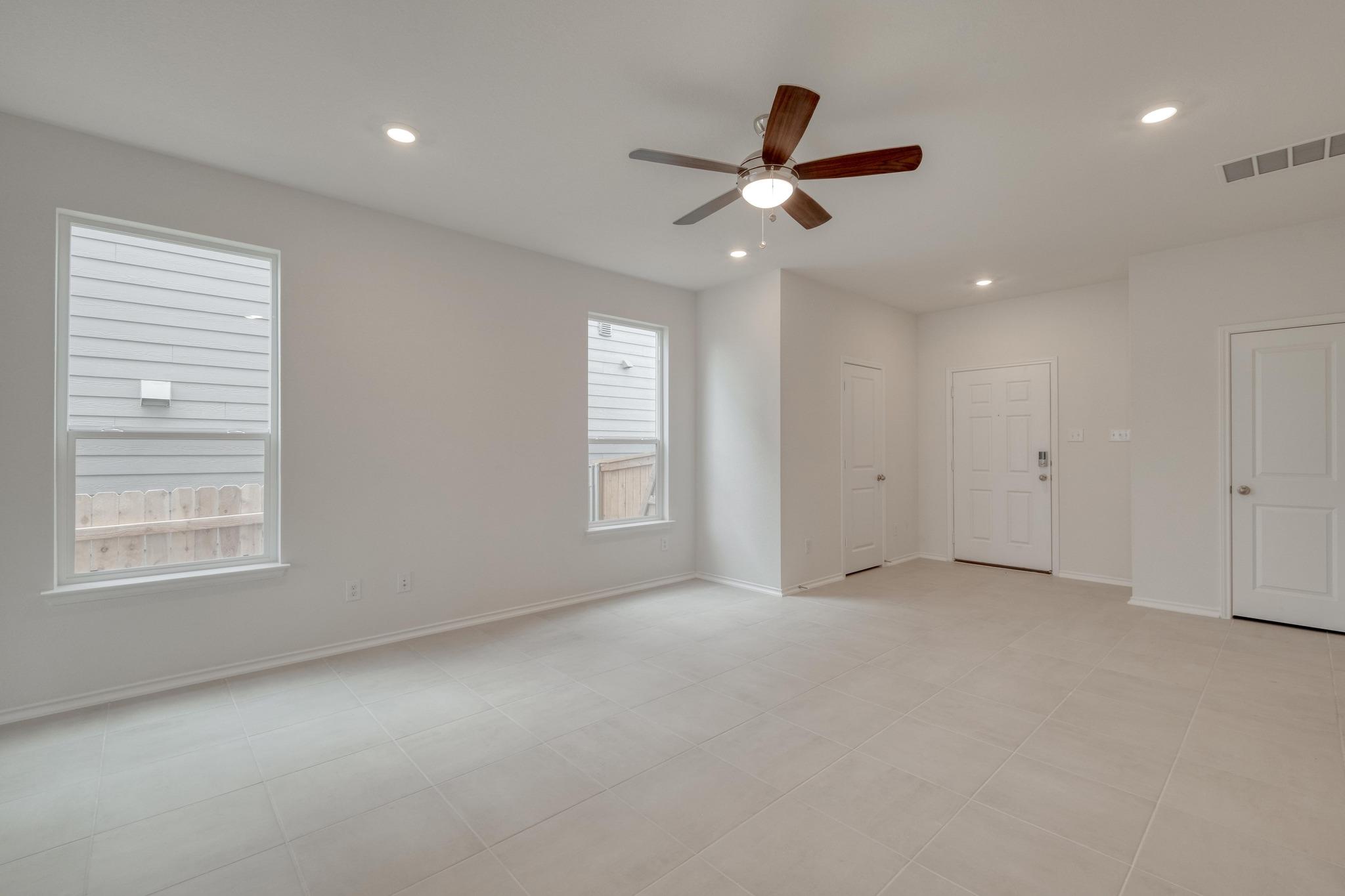 256 Feathers St, Jarrell, TX 76537