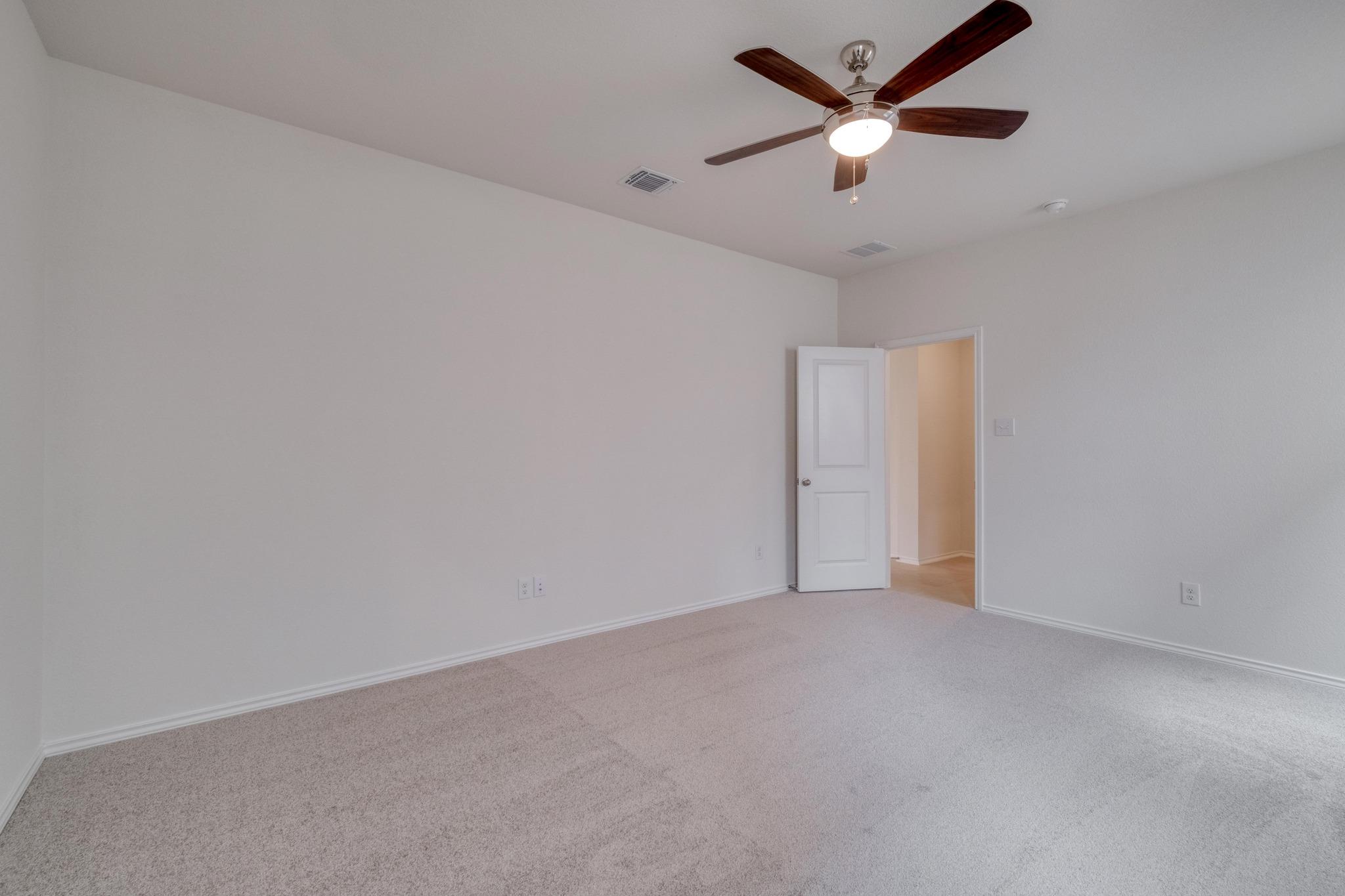 256 Feathers St, Jarrell, TX 76537