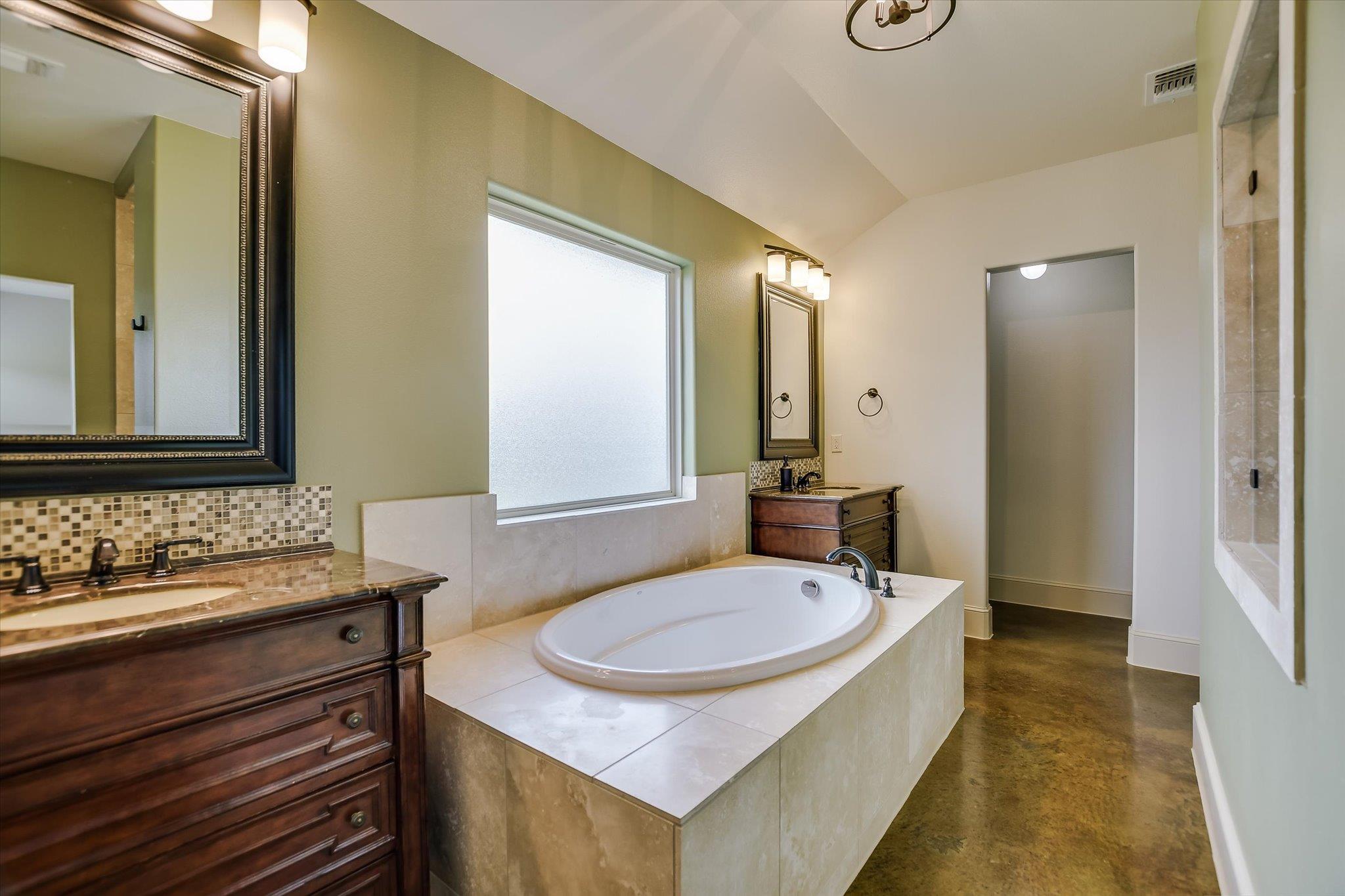 2243 Woodland Bend Rd, Salado, TX 76571