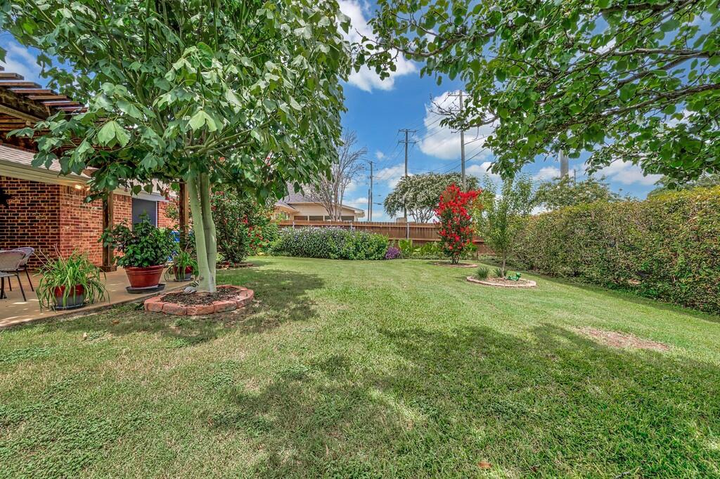 2404 Cambridge, Lorena, TX 76655