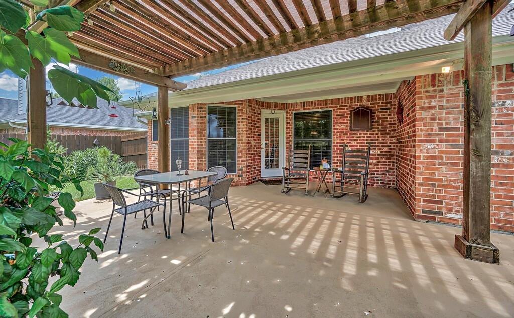 2404 Cambridge, Lorena, TX 76655
