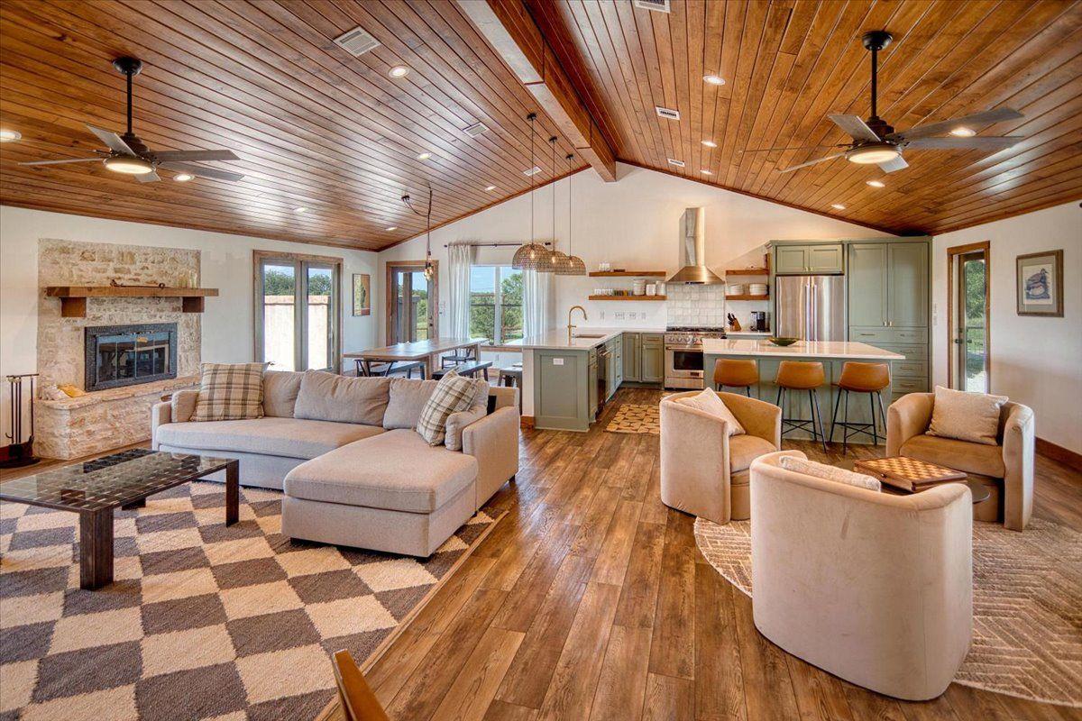 19811 W Ranch Road 152 Rd, Llano, TX 78643