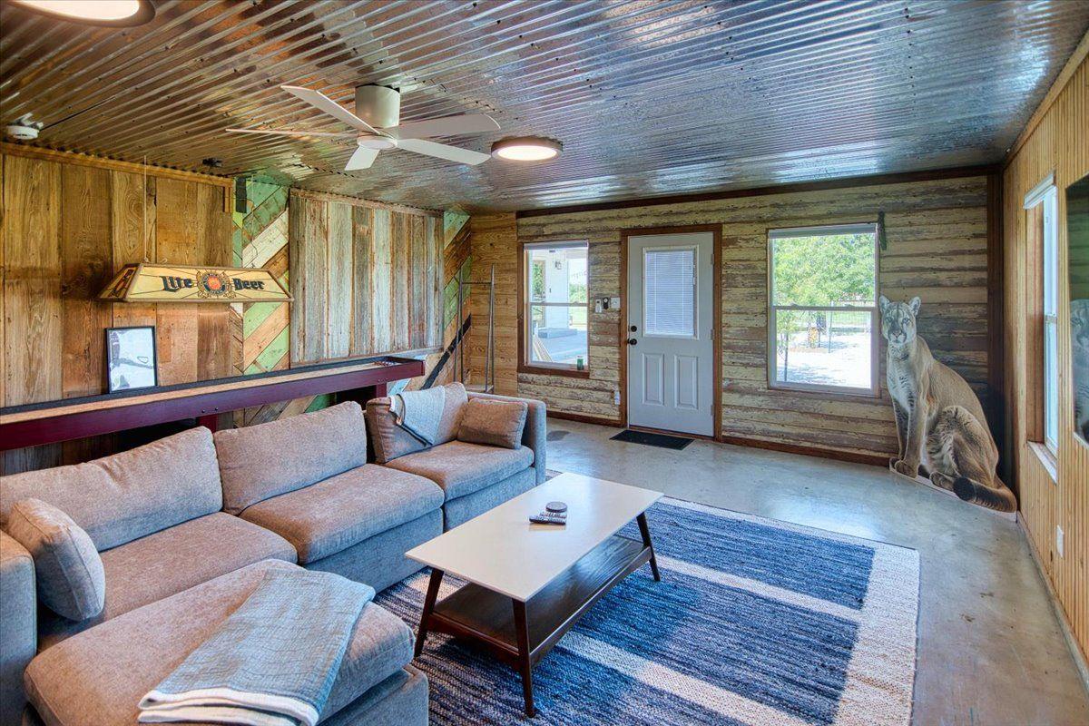 19811 W Ranch Road 152 Rd, Llano, TX 78643