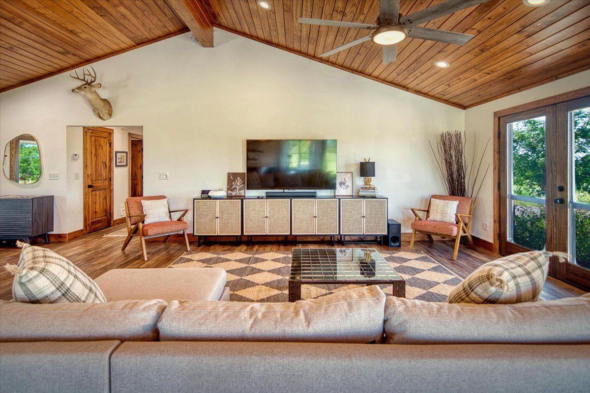 19811 W Ranch Road 152 Rd, Llano, TX 78643