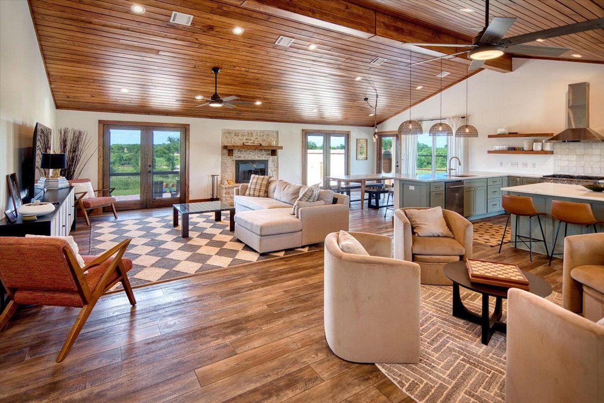 19811 W Ranch Road 152 Rd, Llano, TX 78643