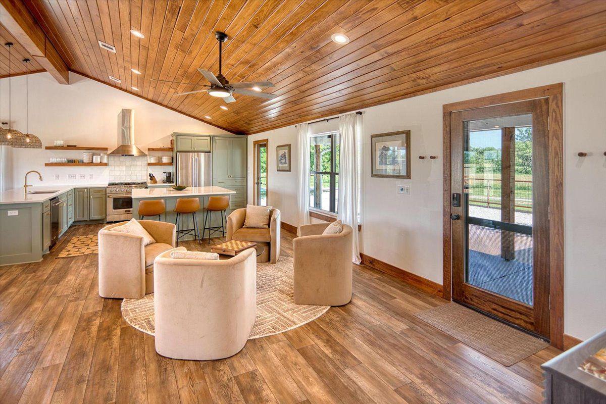 19811 W Ranch Road 152 Rd, Llano, TX 78643