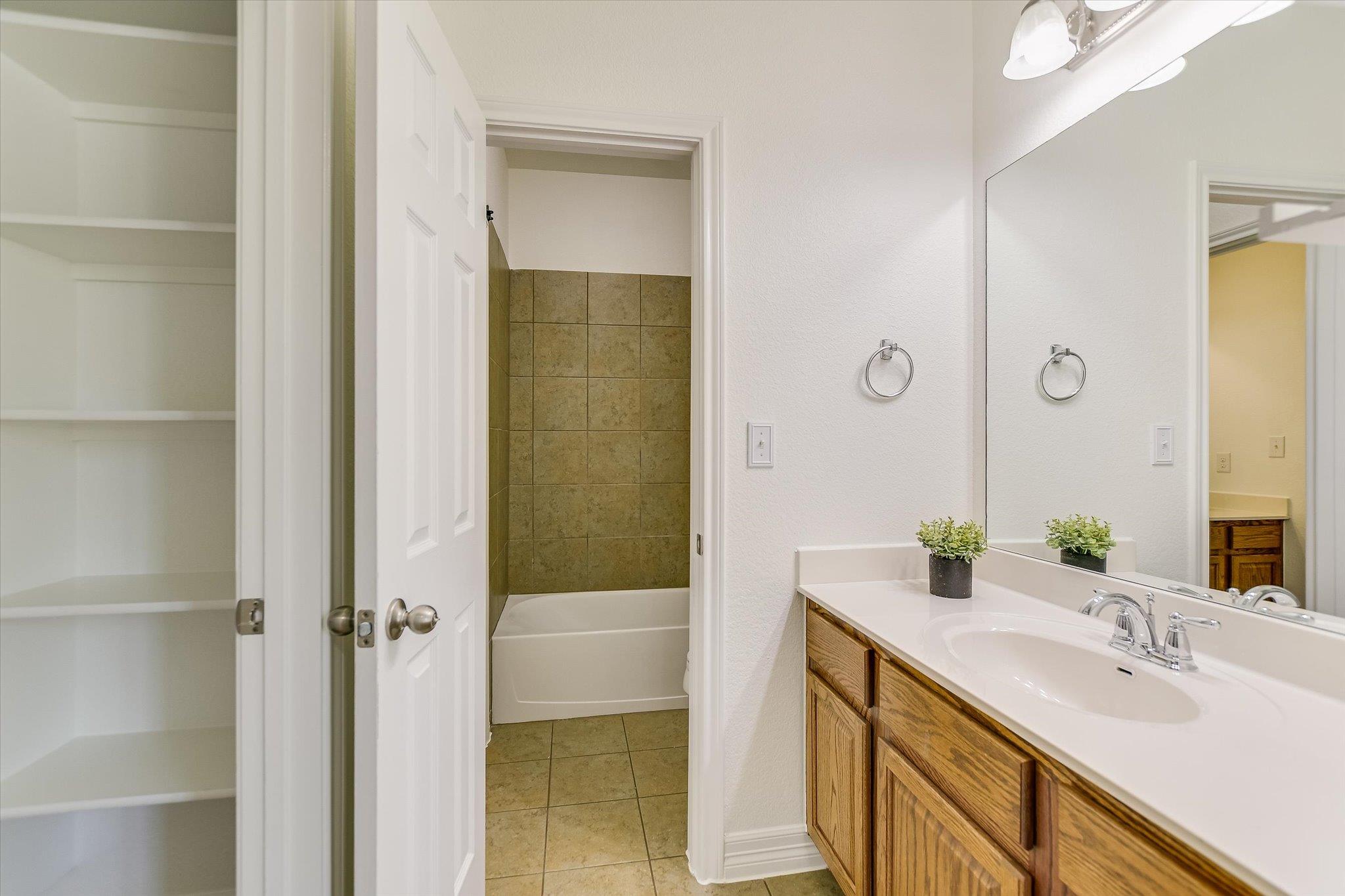 1817 Cherry Glade Trl, Georgetown, TX 78628