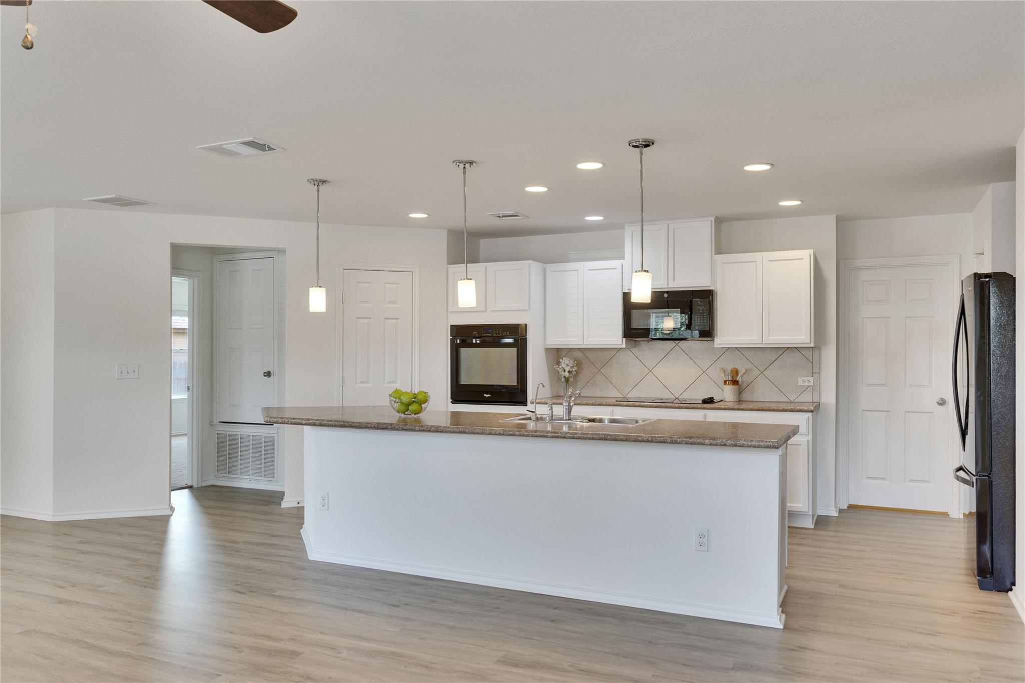 120 Jasmine Cv, Kyle, TX 78640