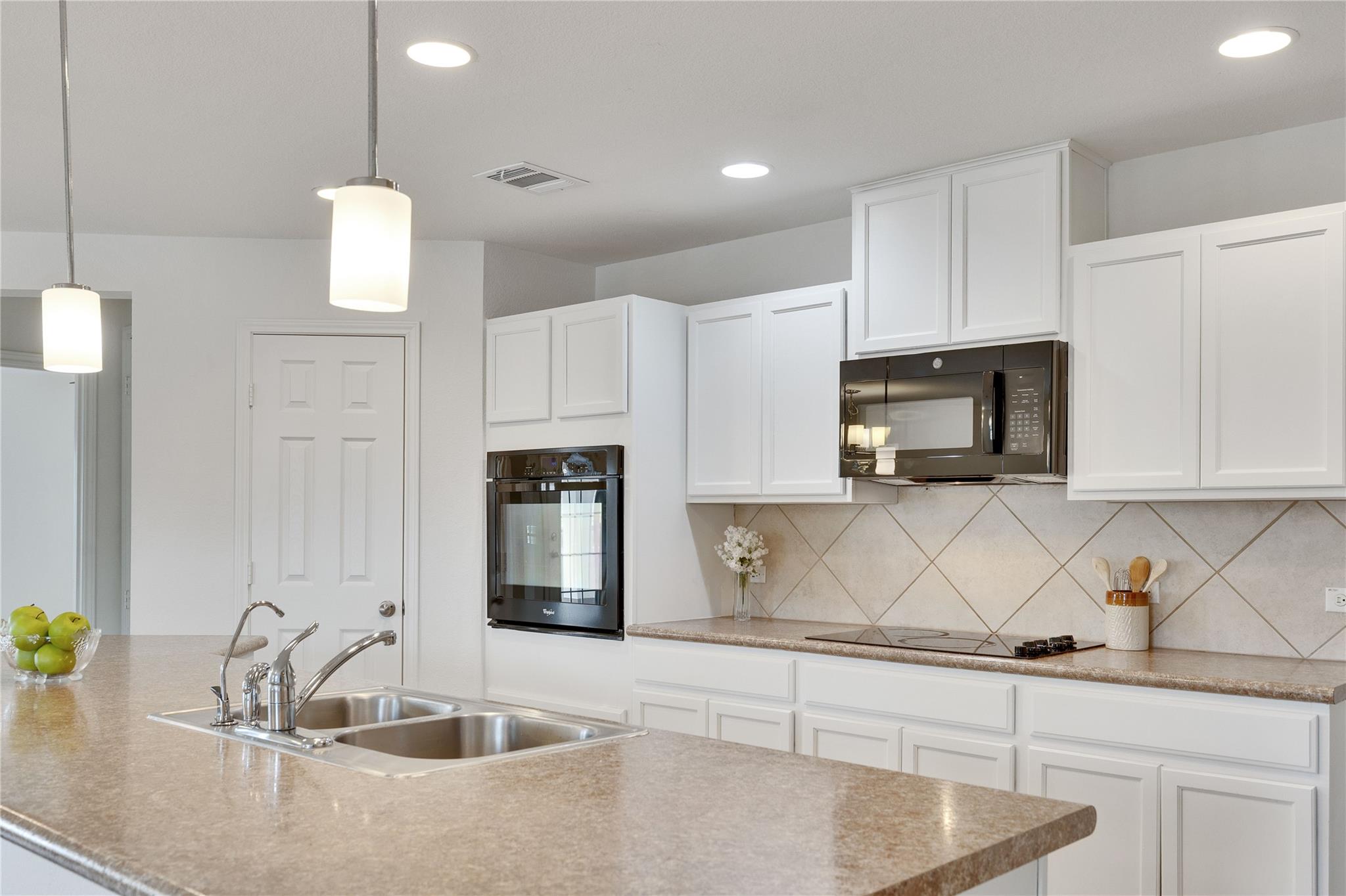 120 Jasmine Cv, Kyle, TX 78640