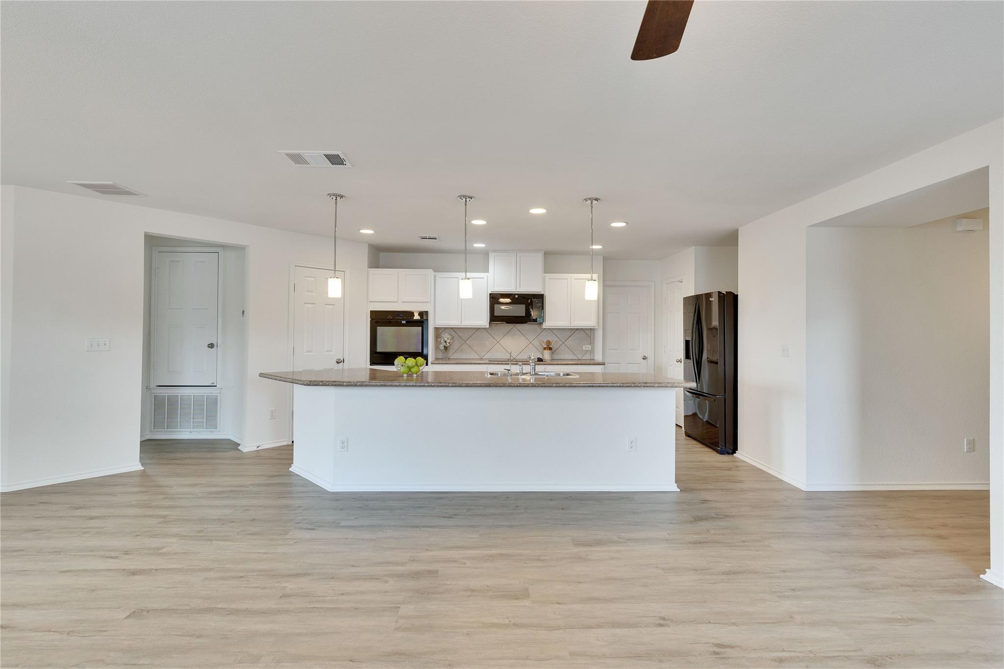 120 Jasmine Cv, Kyle, TX 78640