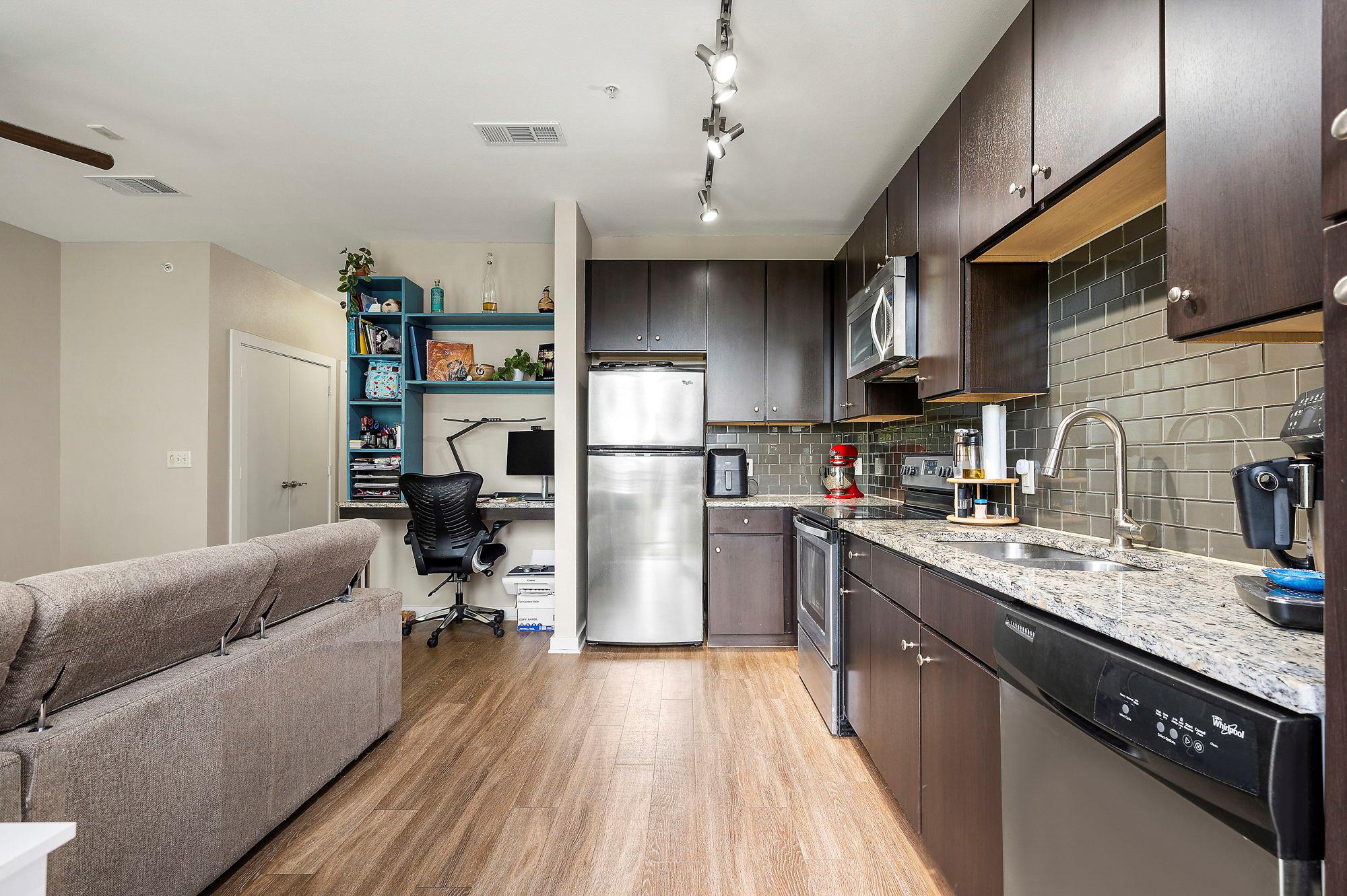 1900 Barton Springs Rd # 5033, Austin, TX 78704