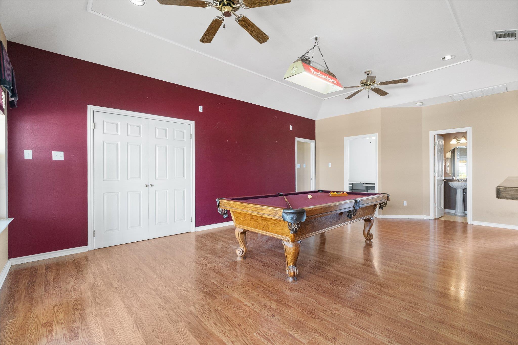 400 Hyview Ln, Hutto, TX 78634