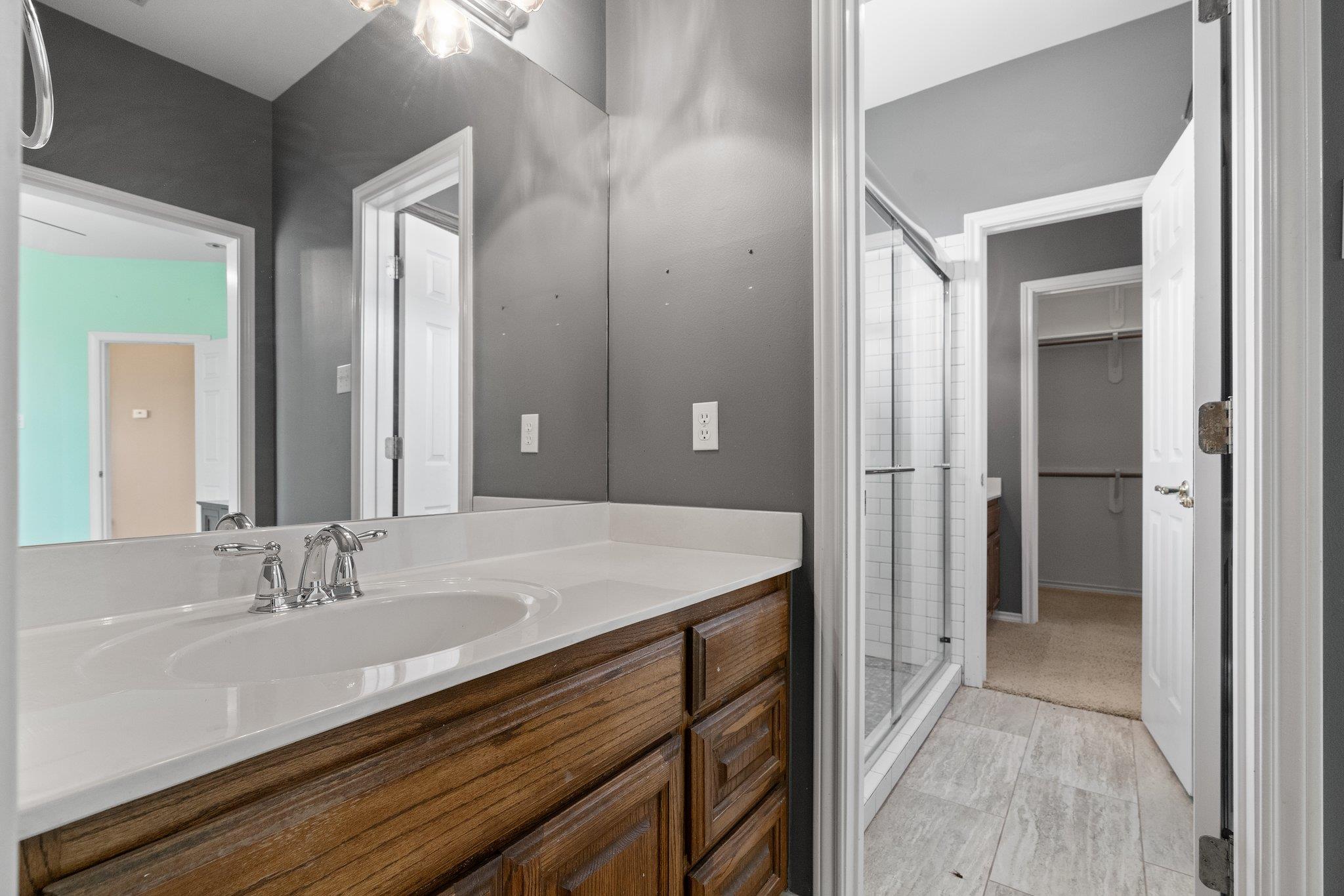 400 Hyview Ln, Hutto, TX 78634