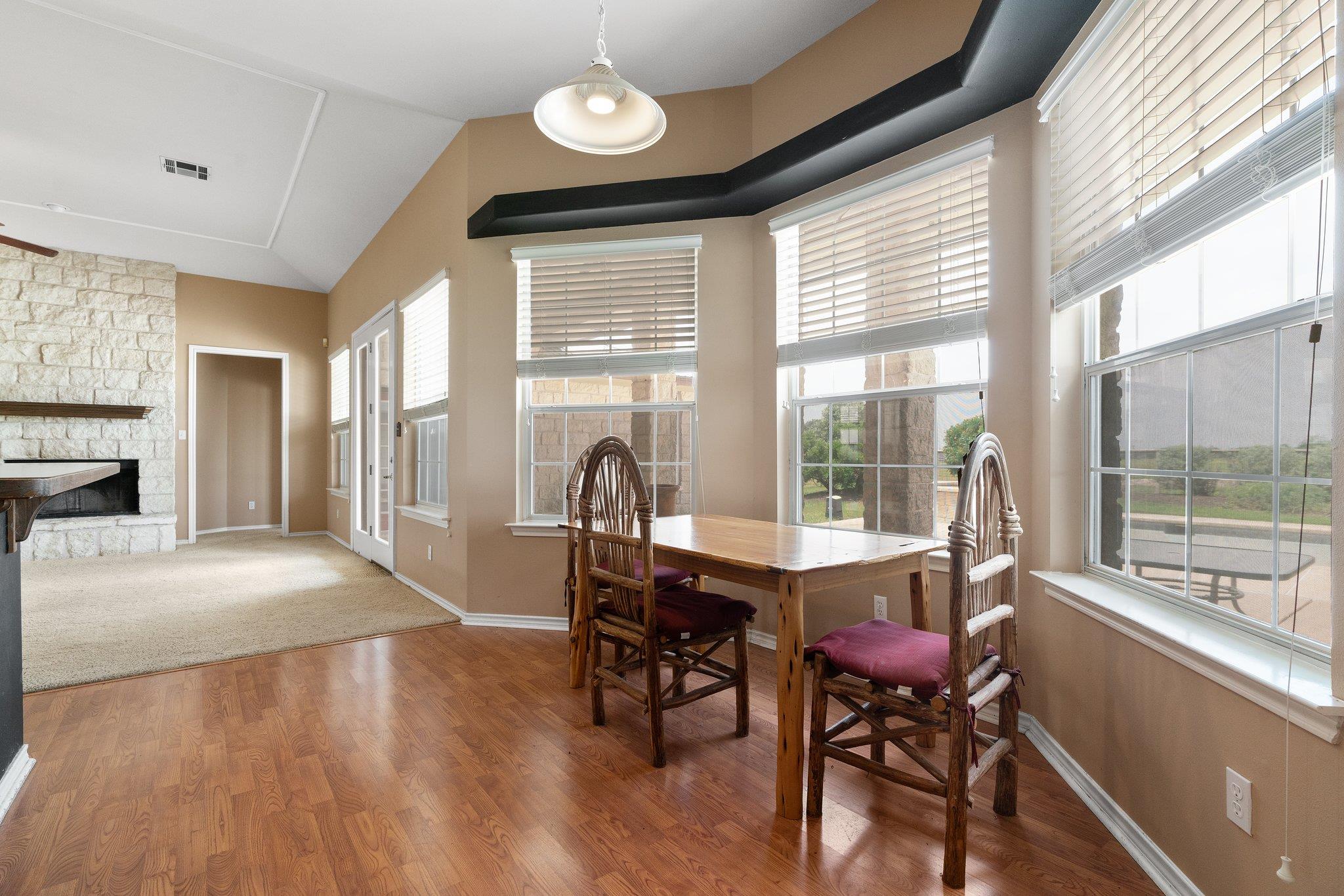 400 Hyview Ln, Hutto, TX 78634