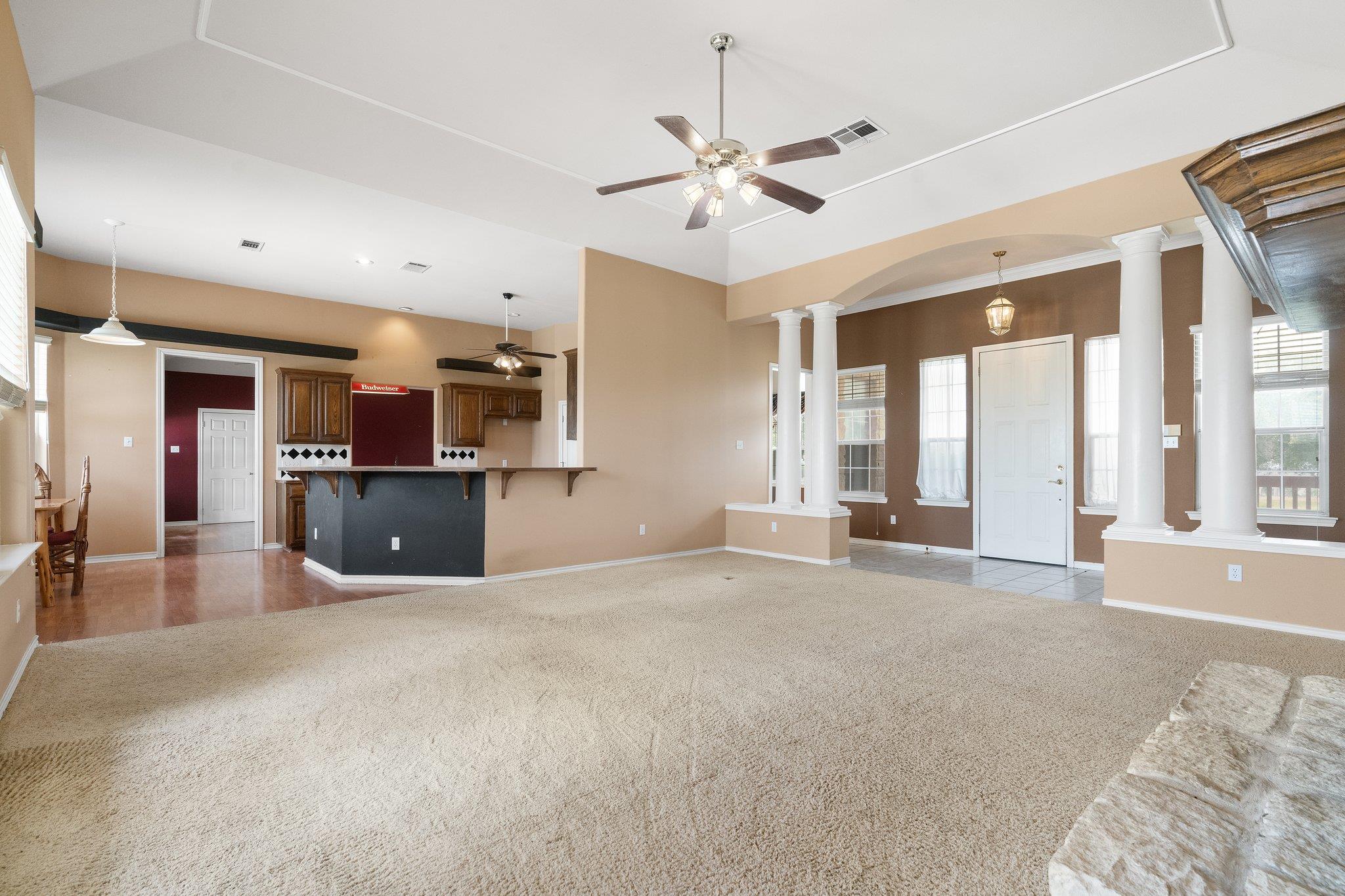 400 Hyview Ln, Hutto, TX 78634