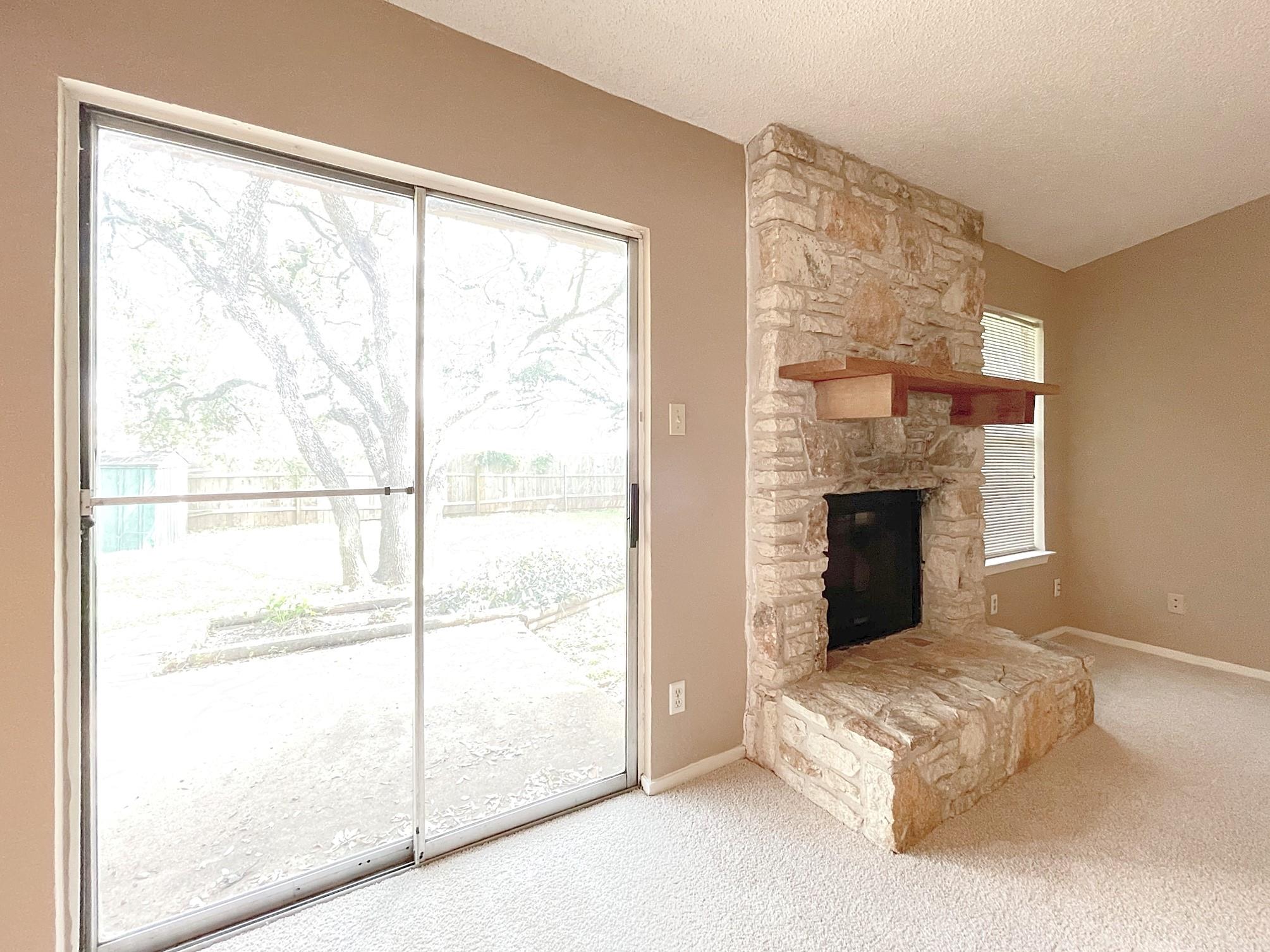 12111 Saxony Ln, Austin, TX 78727
