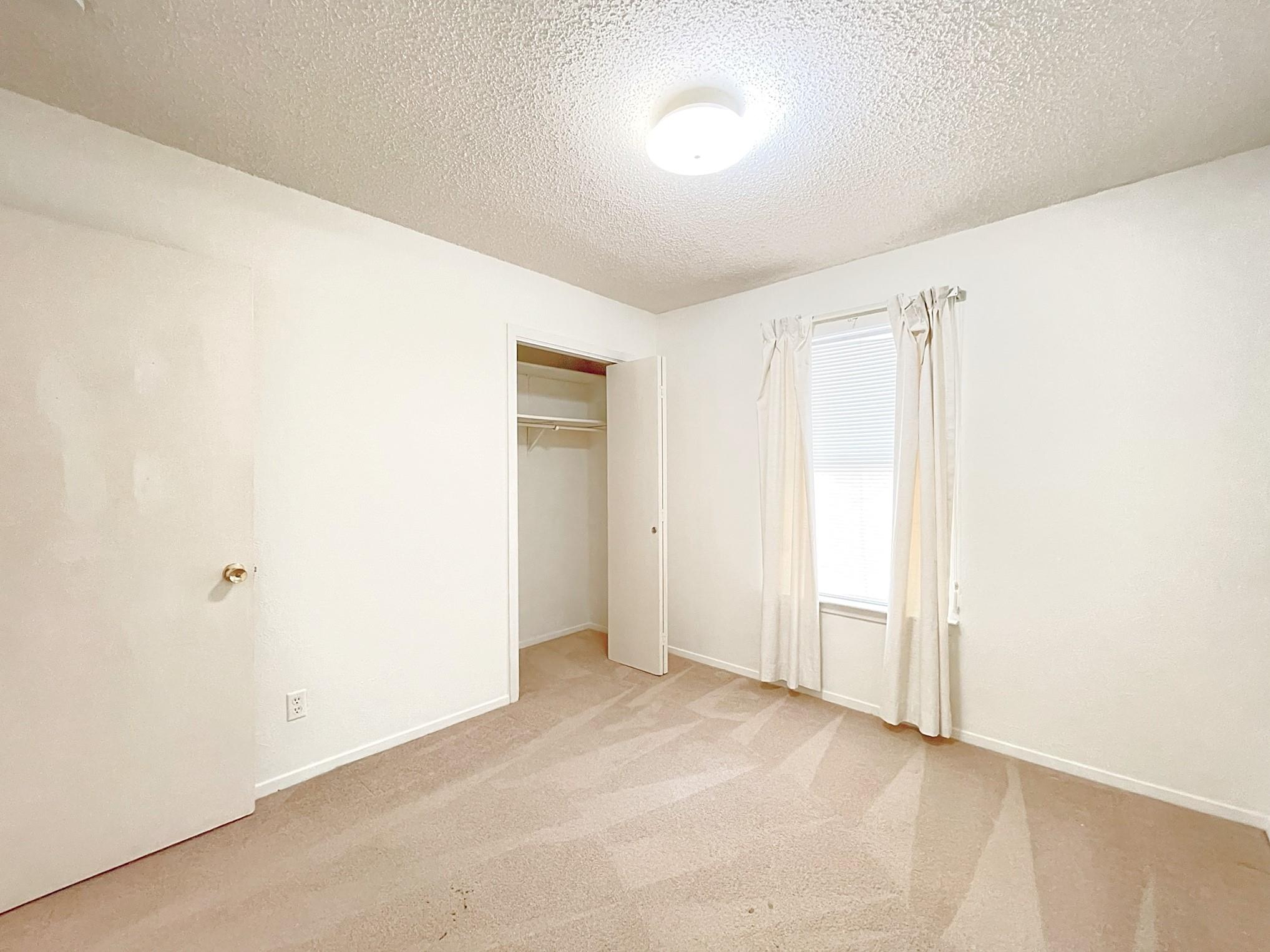 12111 Saxony Ln, Austin, TX 78727