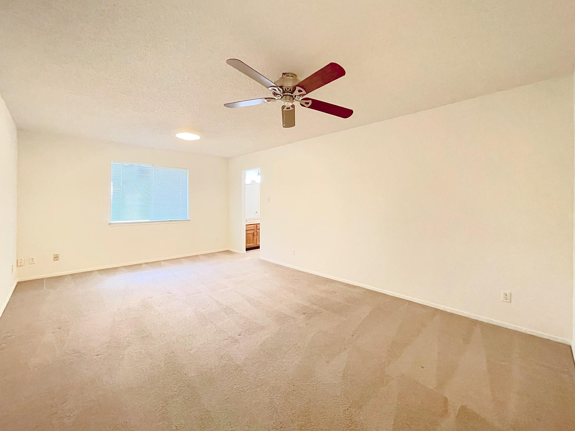 12111 Saxony Ln, Austin, TX 78727