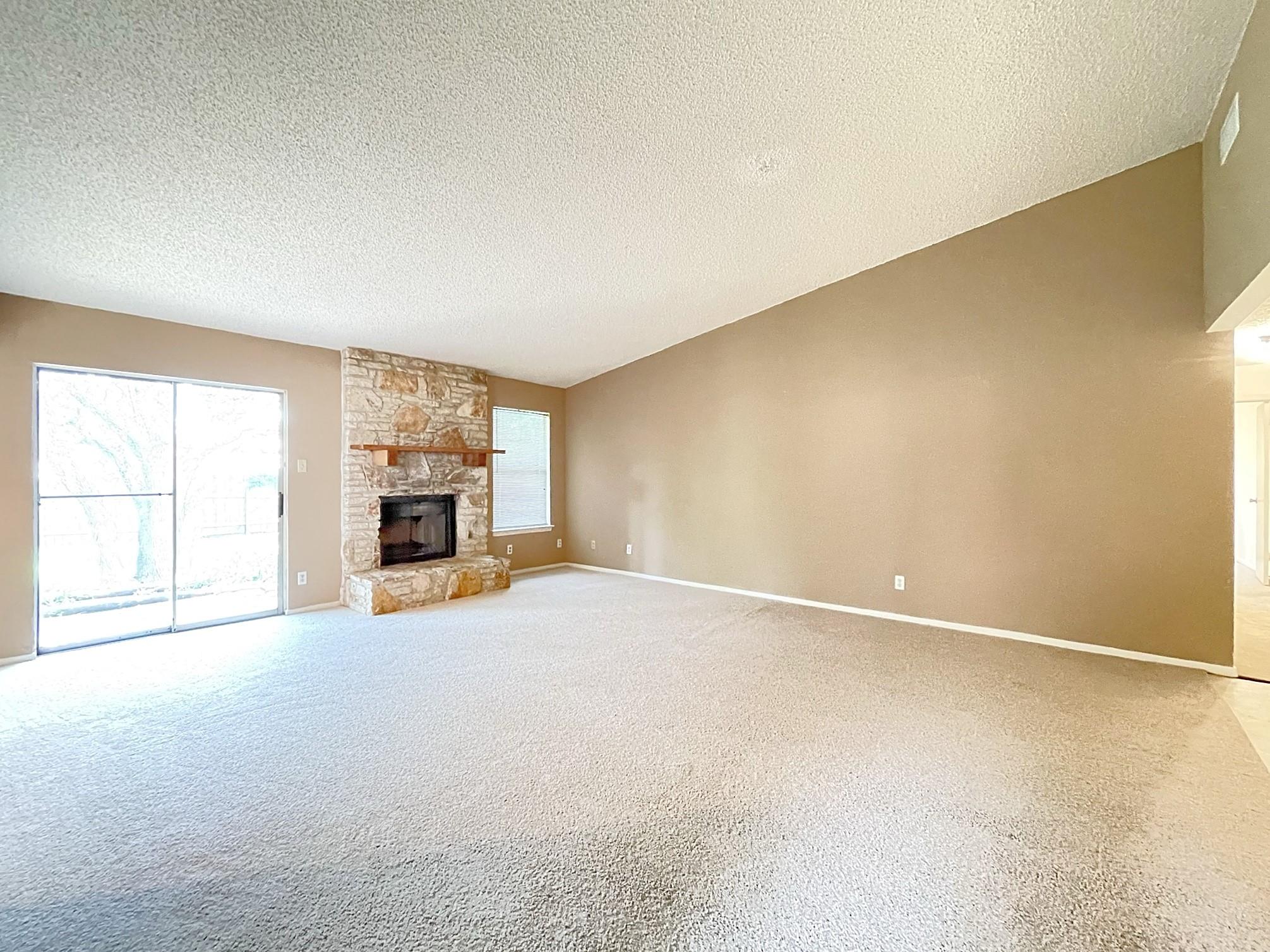 12111 Saxony Ln, Austin, TX 78727