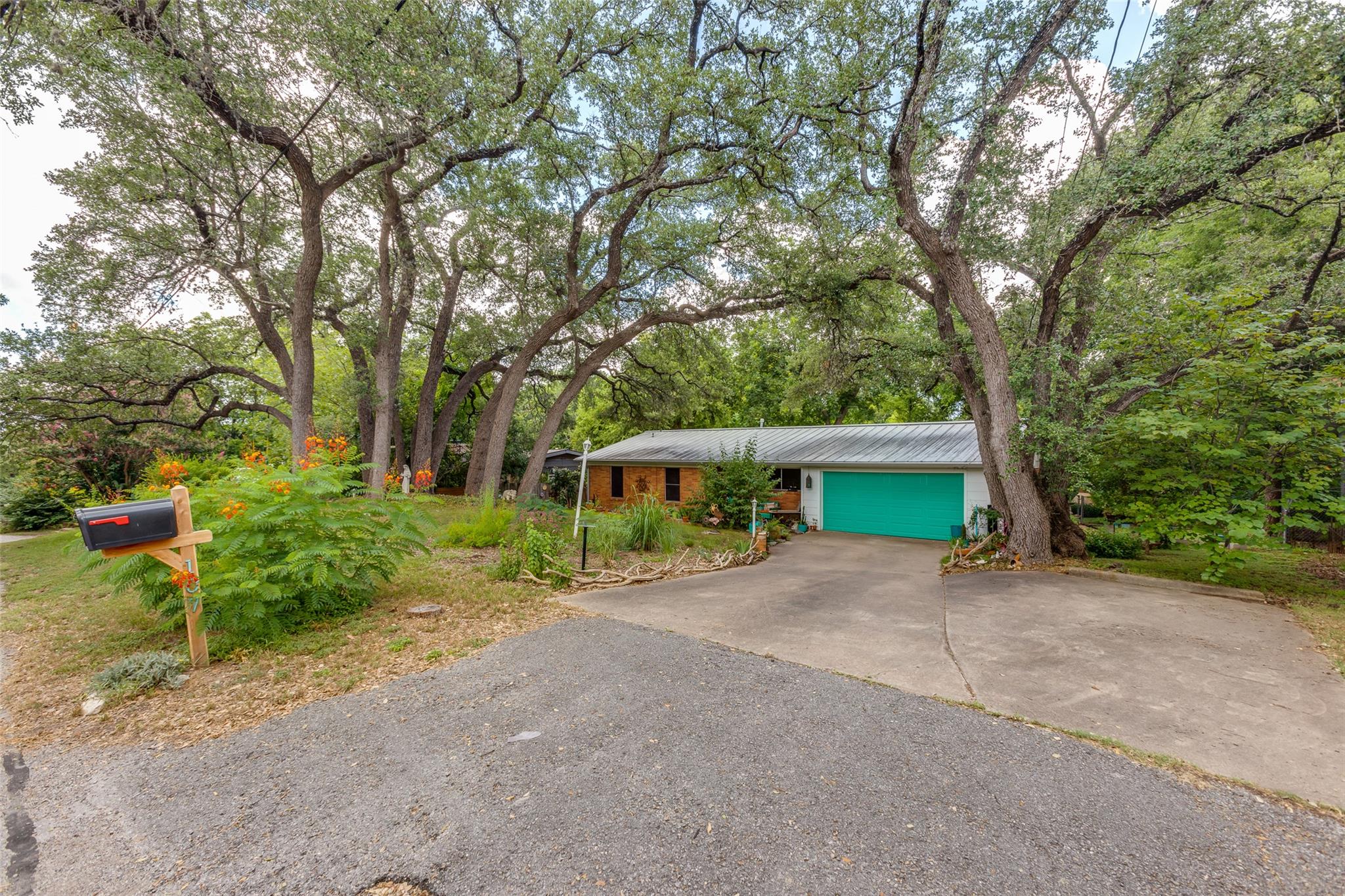 107 W Caddo St, Austin, TX 78753